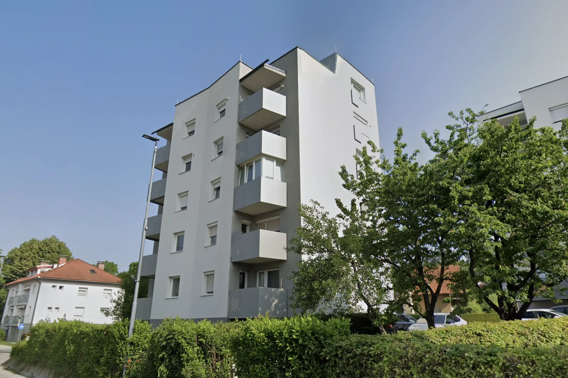 Kajuhova cesta 12, Velenje
