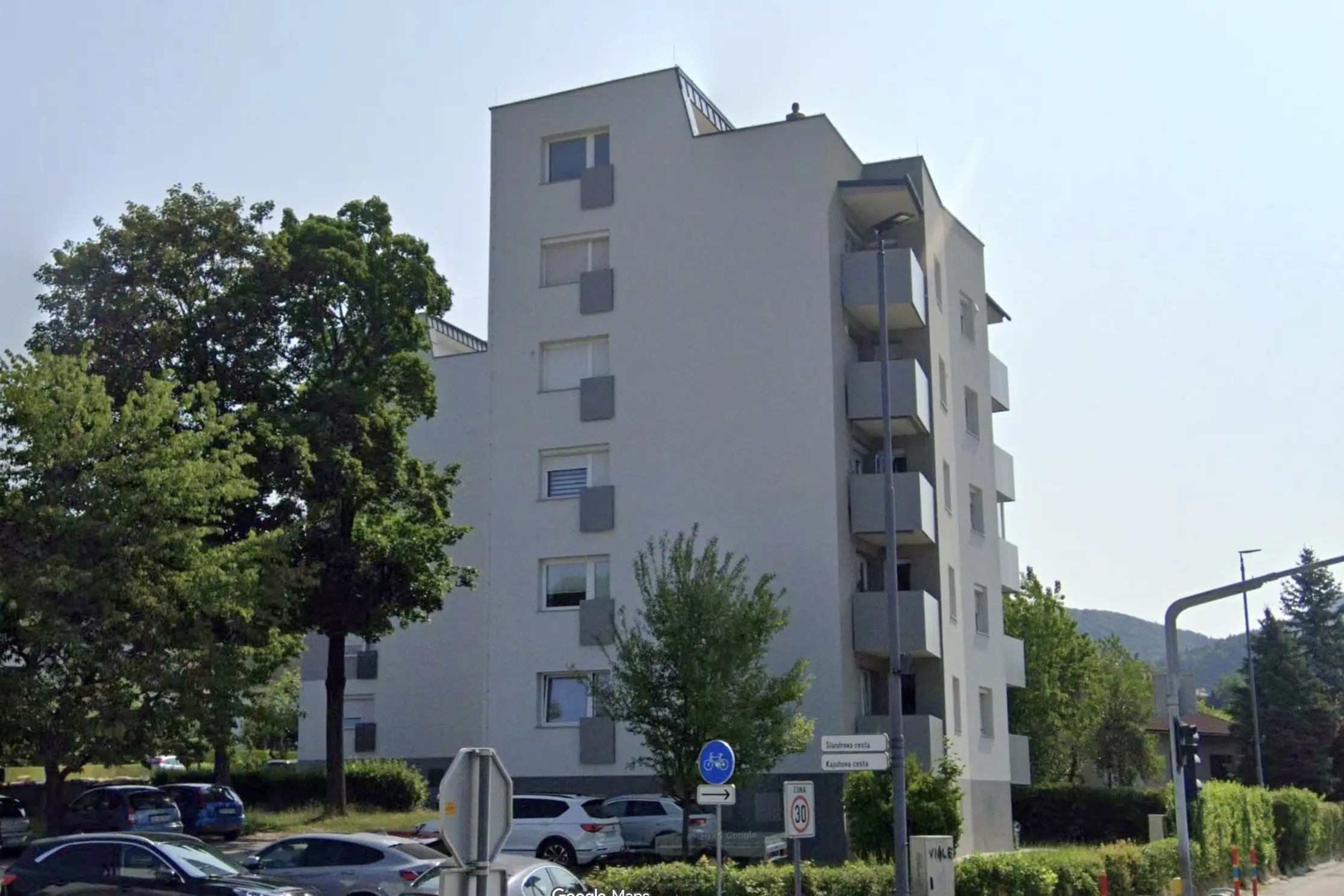 Kajuhova cesta 12, Velenje