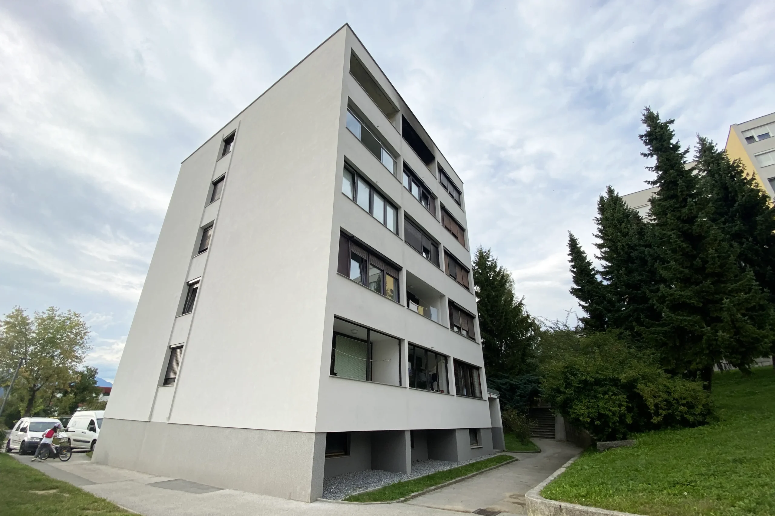 Koroška cesta 8A-B, Velenje